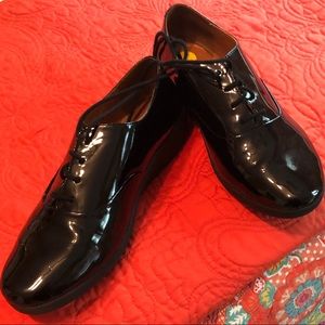 Black patent Fitflop oxford